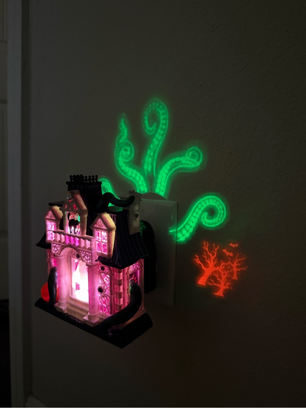 Bath & Body Works Chateau Wallflowers TRI-Projector - Haunted House NEW! - Picture 4 of 13